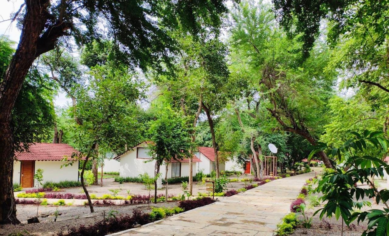 Aranya Vilas - A Nature Resort Udaipur Dış mekan fotoğraf