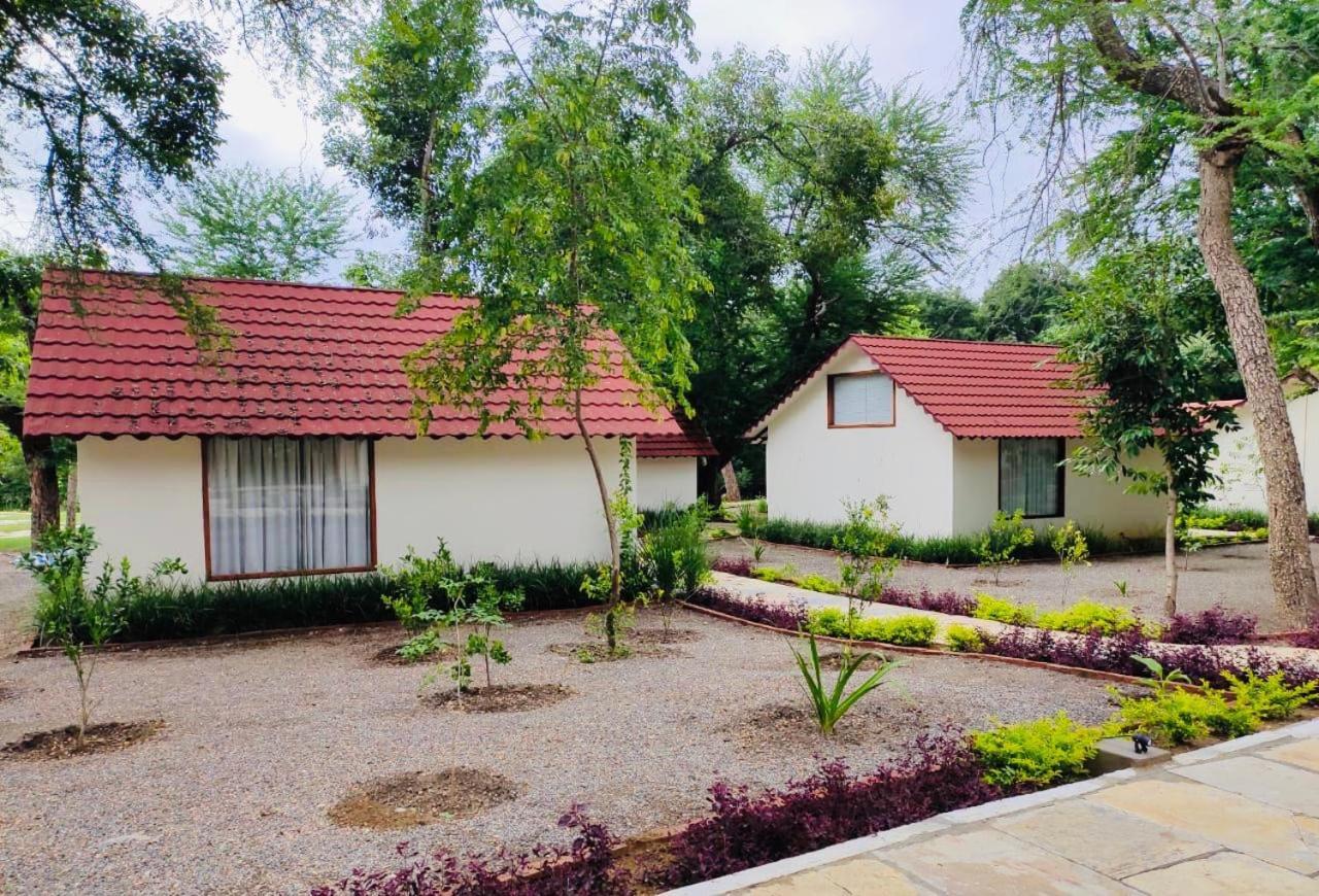 Aranya Vilas - A Nature Resort Udaipur Dış mekan fotoğraf