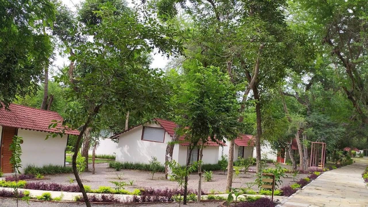 Aranya Vilas - A Nature Resort Udaipur Dış mekan fotoğraf